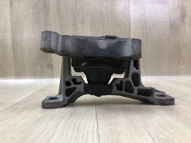 CV6Z6038B FORD Правая подушка двигателя купить в Кривой Рог