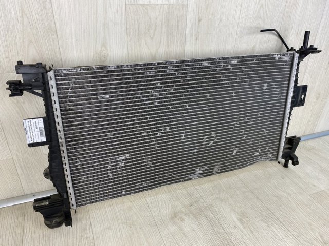CV6Z8005A Радиатор купить Ужгород