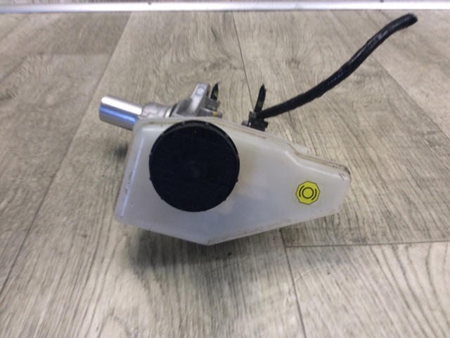 D60104GK5A NISSAN Цилиндр тормозной главный купить в Ужгород