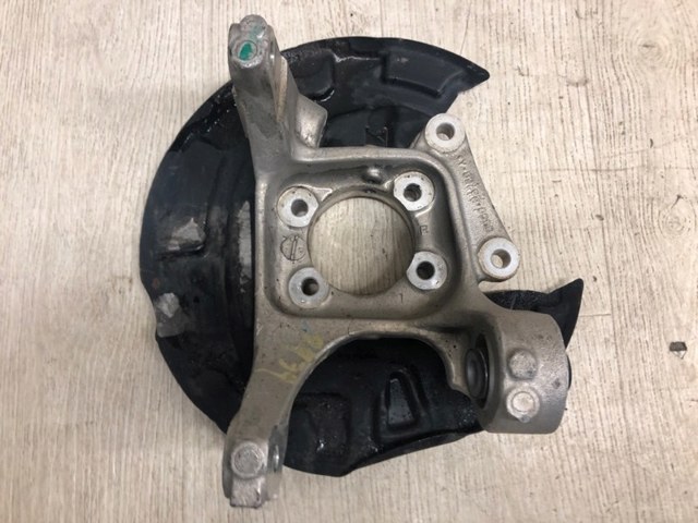 Кулак поворотный правый DG9Z5B758C FORD