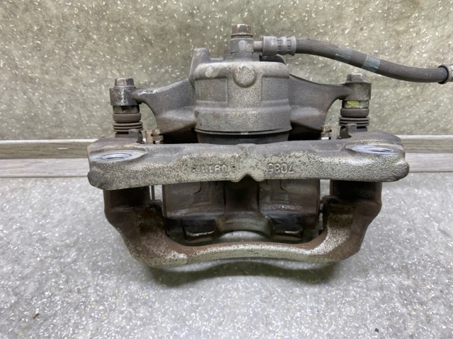 DGY93398Z MAZDA Суппорт тормозной передний правый купить в Украина
