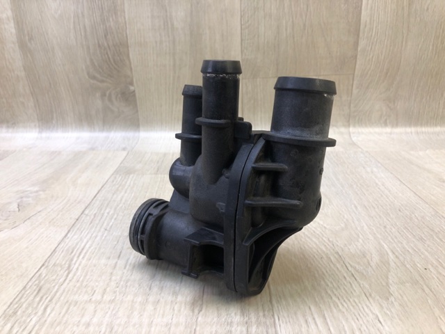 DS7Z8592F FORD Корпус термостата купить в Ирпень