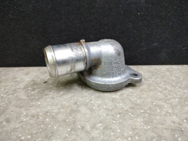 Корпус термостата в сборе DS7Z8A586D FORD