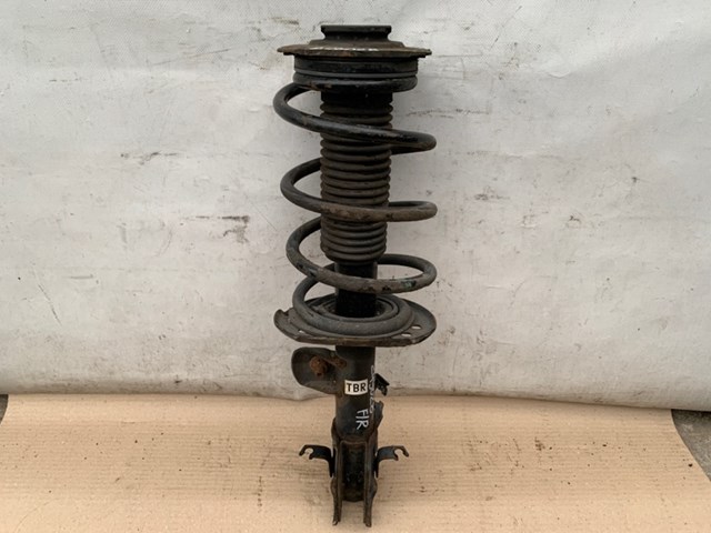 Амортизаторная стойка передняя правая E43021KC2B NISSAN