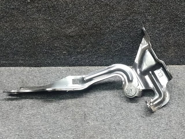 Завеса капота левая EG2152420B MAZDA