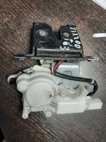 Замок пятой двери EG2162310 MAZDA