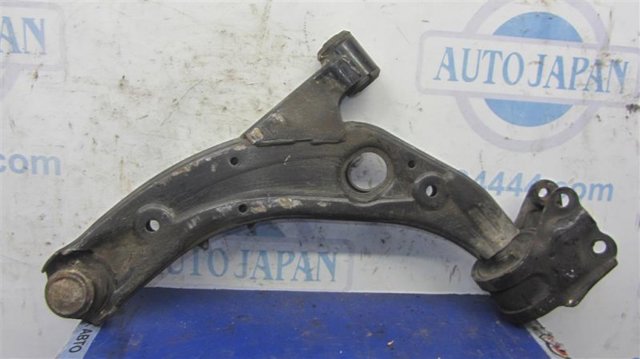 Рычаг передней подвески нижний, правый EH4434300 MAZDA