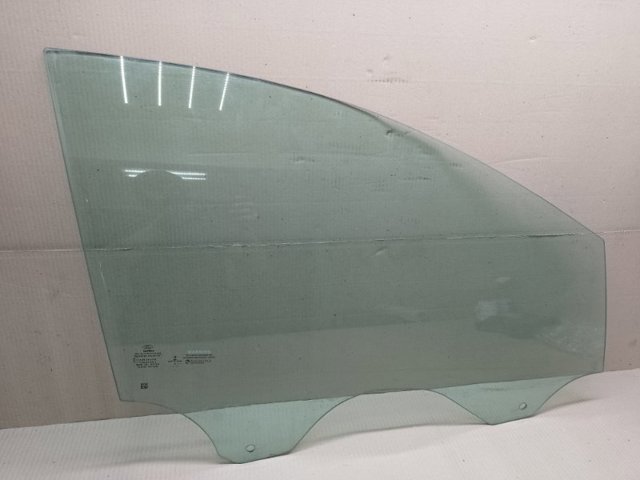 Стекло пассажирской двери FT4Z5821410A FORD