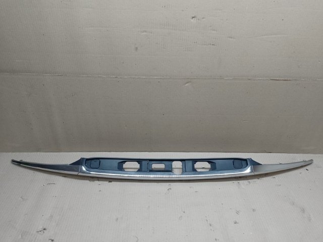 Молдинг крышки багажника GHK1508E0C MAZDA