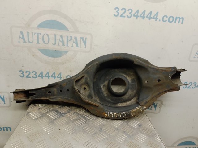 Балансир задний правый GHP928300 MAZDA