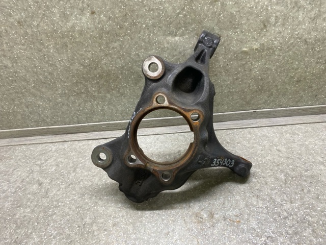 Цапфа передняя левая GHP933031A MAZDA