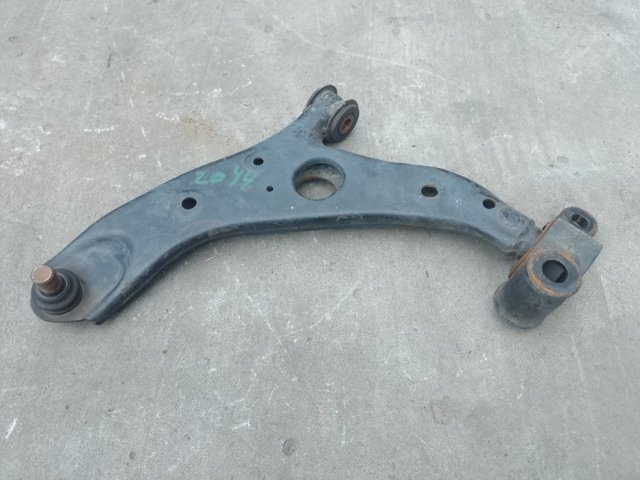 Рычаг передней подвески нижний левый GHP934350C MAZDA