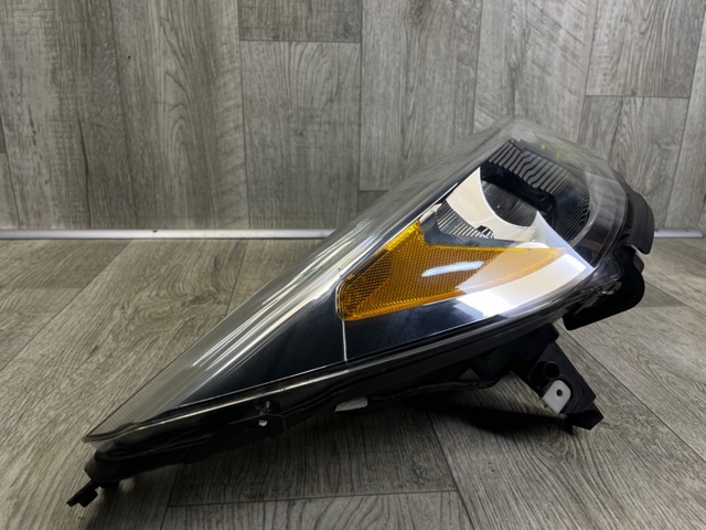 GJ5Z13008N Правая фара купить Ужгород