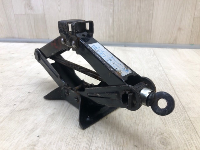 MAZDA GJ6A37790A в наличии Черновцы