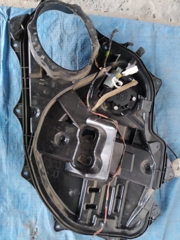 Мотор стеклоподъемника двери передней, правой GJ6A5858XC MAZDA