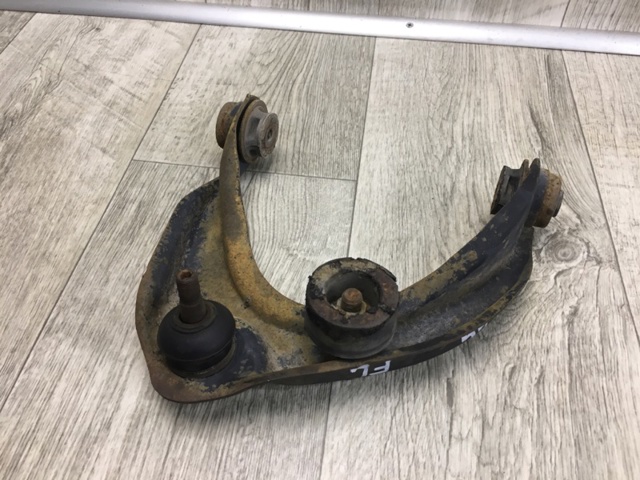 Рычаг передней подвески верхний, левый GR8C34250 MAZDA