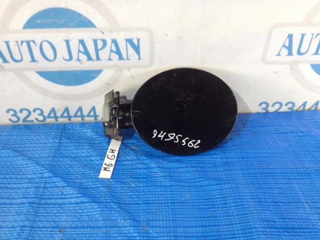 Лючок (дверца) бензобака GS1D42410B MAZDA
