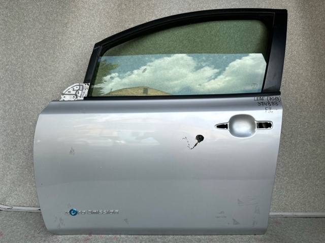 Передняя левая дверь Nissan LEAF 1