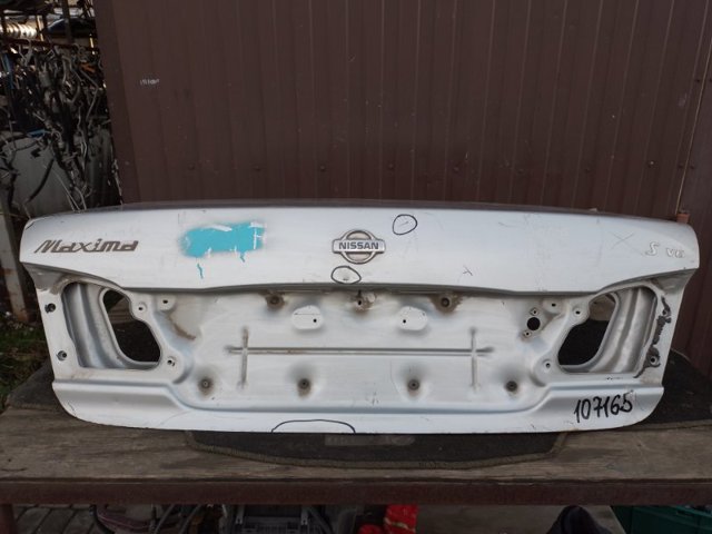 Крышка багажника H43003Y5CM NISSAN
