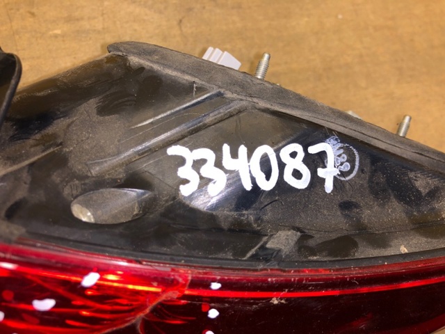 MAZDA K07051150B Фонарь задний правый в наличии Ровно