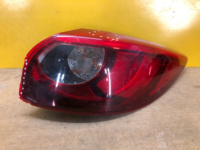 Фонарь задний правый K07051150B MAZDA