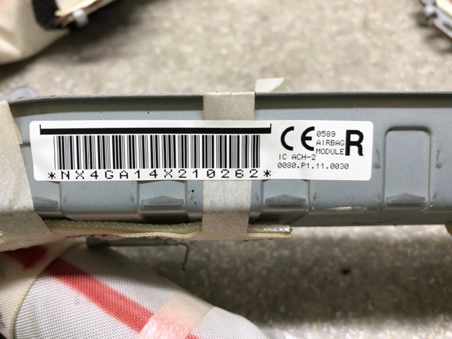 NISSAN K85P04GA0A Шторка боковая, правая в наличии Житомир
