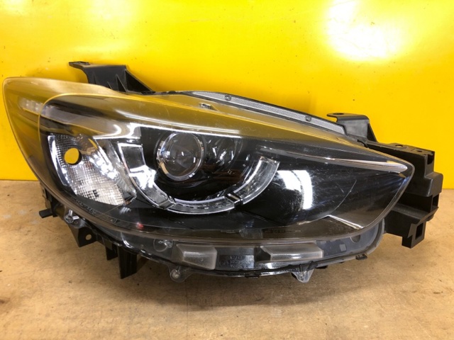 Правая блок фара KA1F51031H MAZDA