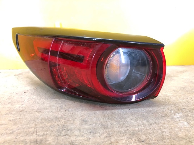 Задняя левая внешняя фара KB8B51160E MAZDA