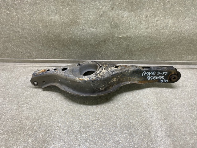 Рычаг задней подвески нижний, правый KD3528300 MAZDA