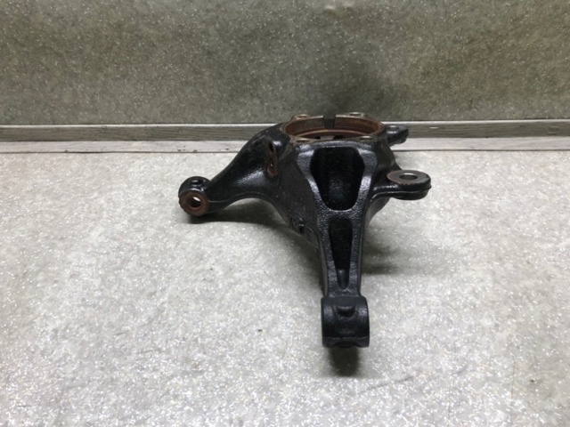 KD3533031 MAZDA Цапфа передняя левая купить в Одесса