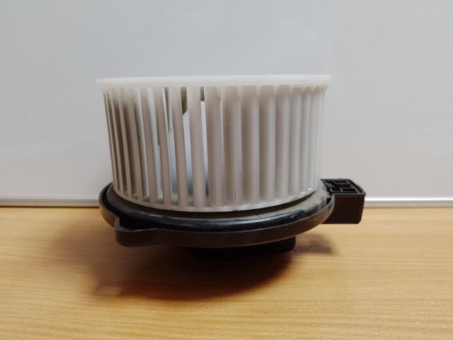 KD4561B10 MAZDA Вентилятор печки купить в Хмельницкий