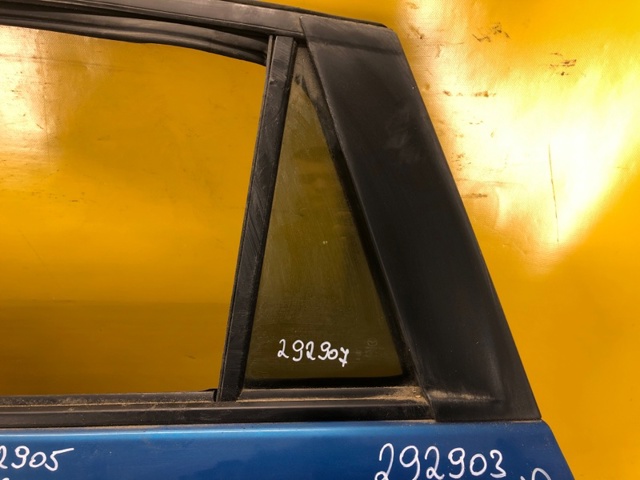KD4773661A Стекло-форточка двери задней левой купить Днепр