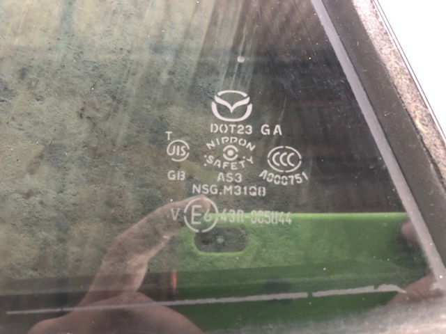 MAZDA KD4773661A Стекло-форточка двери задней левой в наличии Днепр