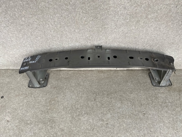 Швеллер переднего бампера KD5350070 MAZDA