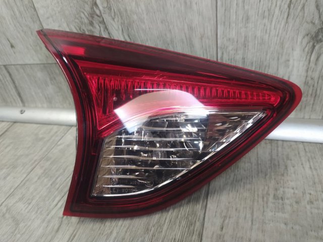 Задний левый внутренний фонарь KD53513G0B MAZDA