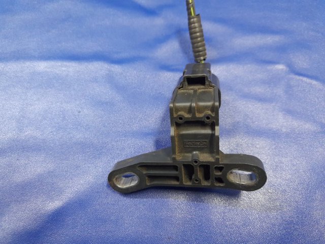 L3K918221 MAZDA Датчик коленвала купить в Хмельницкий