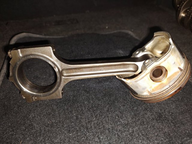Поршень без колец L3YH11010 MAZDA