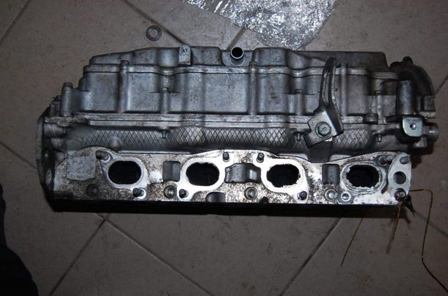 Крышка маслозаливной горловины LF0110250 MAZDA