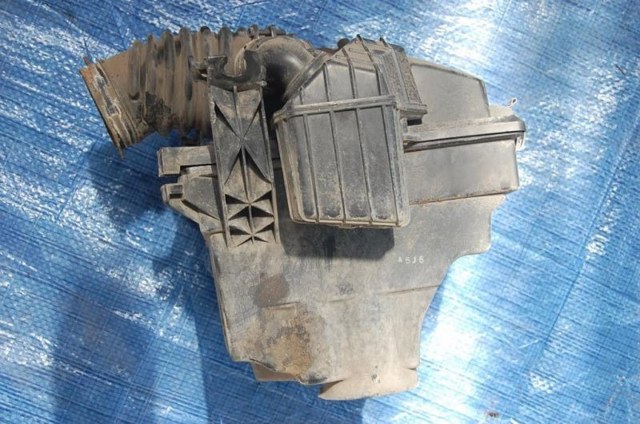  Корпус воздушного фильтра LF5013320D MAZDA