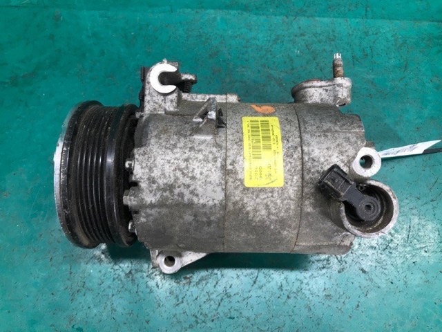 Компрессор системы кондиционирования LR051044 LAND ROVER