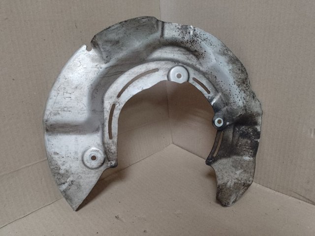 Кожух тормозного диска переднего правого LR057825 LAND ROVER