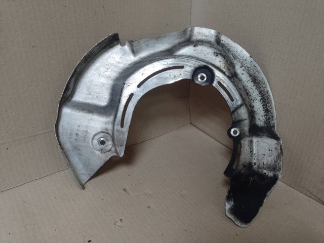 Пыльник тормозного диска переднего левого LR057826 LAND ROVER