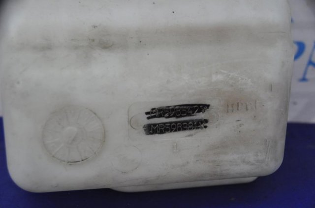Водяной бачок омывателя стекла MN169803 MITSUBISHI