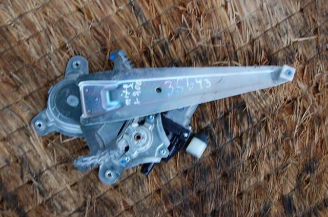 Механизм стеклоподъемника двери задней, левой MN182403 MITSUBISHI