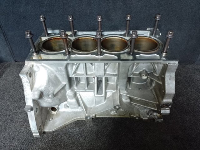 Двигатель голый MR20DE NISSAN