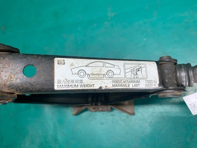 MITSUBISHI MR589317 Домкрат в наличии Полтава