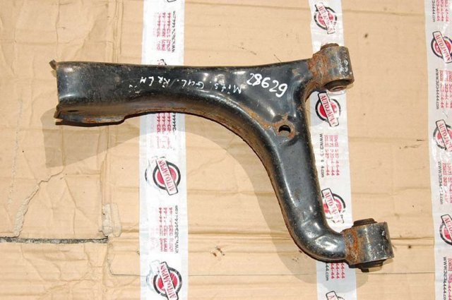 Верхний рычаг задней подвески левый MR589459 MITSUBISHI