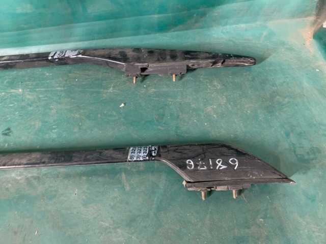 MR598106 MITSUBISHI Рейлинг крыши правый купить в Украина