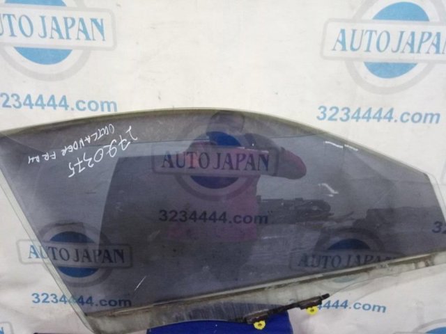 Стекло передней двери, правой MR978106 MITSUBISHI