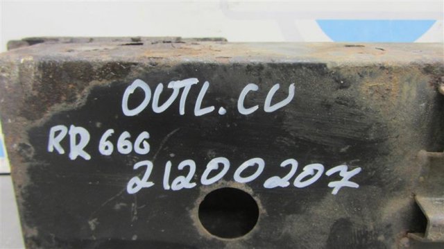 MR991000 MITSUBISHI Усилитель бампера заднего купить в Ирпень
